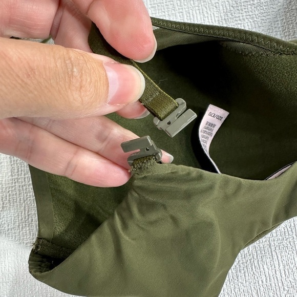 Victoria’s Secret demi bra green size 32D - Picture 9 of 9